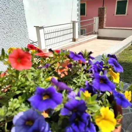 In Piccolo Borgo Immerso Nel Verde Lejlighed