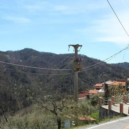 In Piccolo Borgo Immerso Nel Verde Castiglione Chiavarese